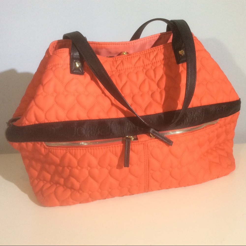 Betsey Johnson Pink Quilted Floral Interior Purse Bag Top Zip Black Accents - Picture 1 of 8